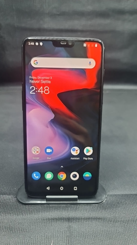 OnePlus 6 (6 GB/64 GB) front photo