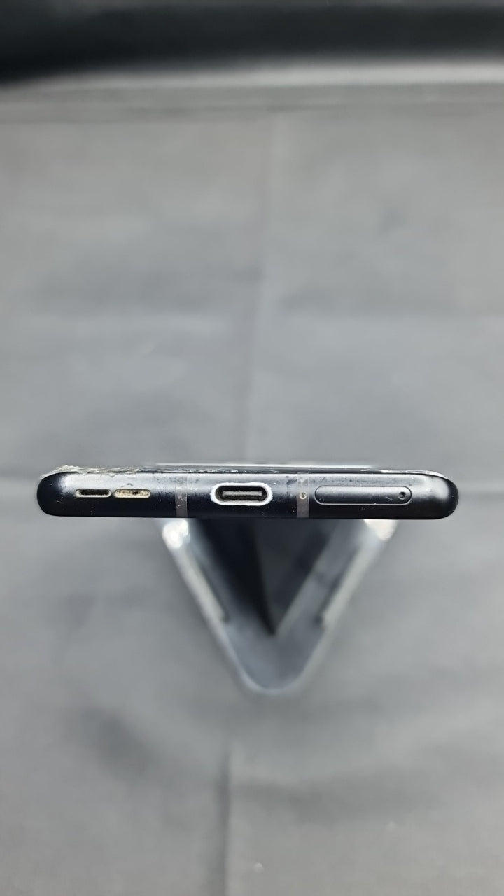 OnePlus 8 (8 GB/128 GB) bottom photo