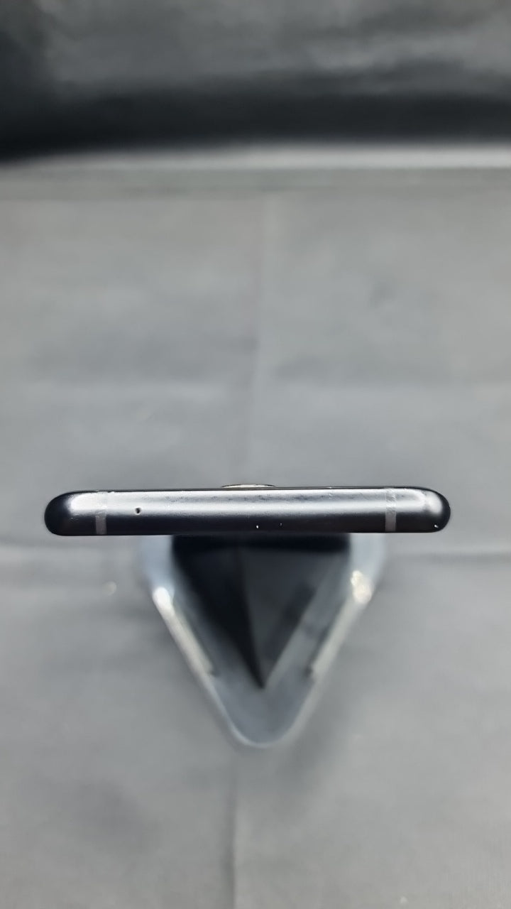 OnePlus 8 (8 GB/128 GB) top photo