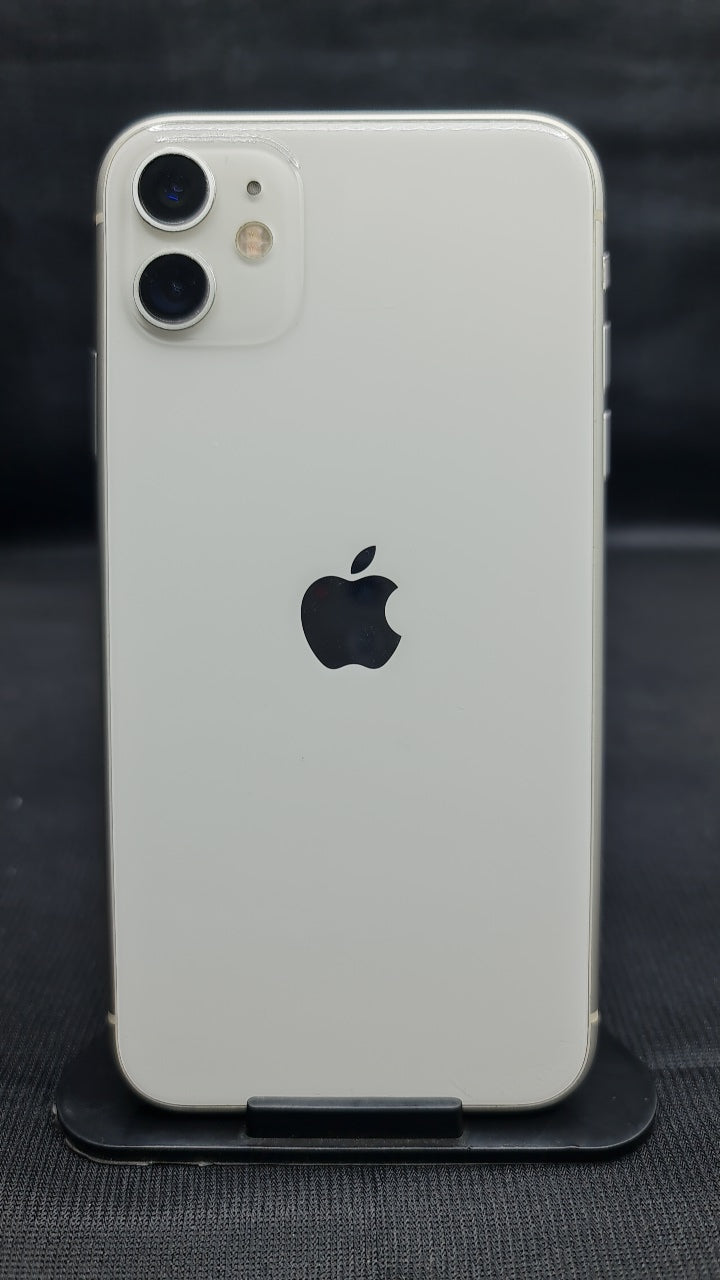 Apple iPhone 11 (4 GB/64 GB) back photo