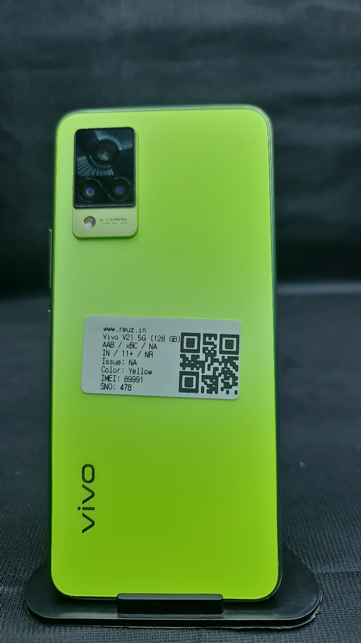 Vivo V21 5G (8 GB/128 GB) back photo