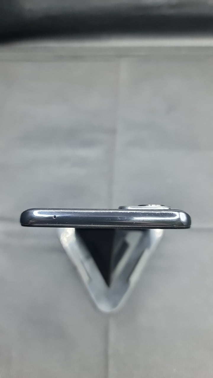 OnePlus 9 5G (12 GB/256 GB) top photo