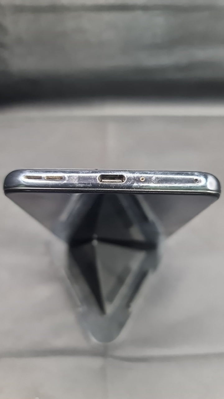 OnePlus 9 5G (8 GB/128 GB) bottom photo