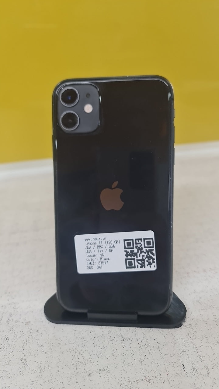 Apple iPhone 11 (4 GB/128 GB) back photo